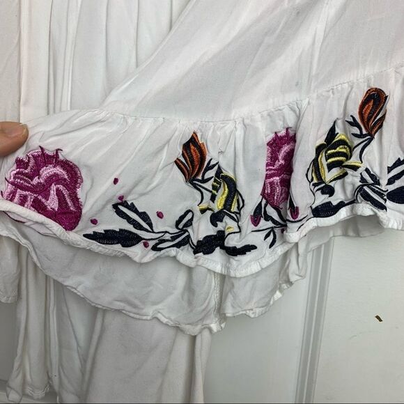 Here comes the sun white off the shoulder blouse with floral design sleeves XS - Picture 3 of 7